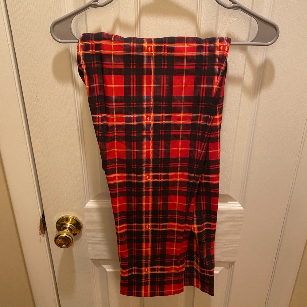 Blackmilk Gryffendor Plaid Red High-Waist Pants - Picture 2 of 3